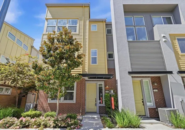 Photo 1 of Townhouse for sale at 1863 Newbury Park Dr, San Jose, CA 95133 | MLS# ML82059204 | Listing updated on 2026-10-12