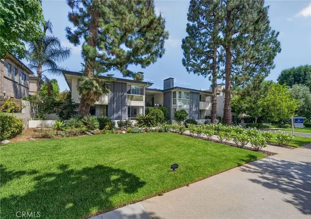 Photo 2 of Sale Pending at 610 S Orange Grove Blvd #5, Pasadena, CA 91105 | MLS# SR26174950 | Listing updated on 2026-09-13