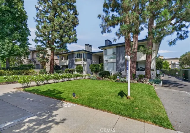 Photo 3 of Sale Pending at 610 S Orange Grove Blvd #5, Pasadena, CA 91105 | MLS# SR26174950 | Listing updated on 2026-09-13