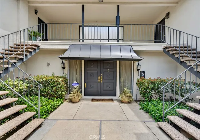 Listing Photo 4 - Condo for sale in building located at 610 S Orange Grv Blvd, Pasadena, CA 91105 - Unit #5