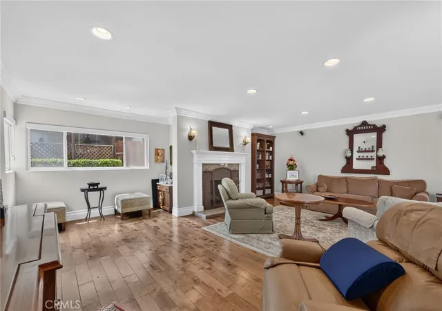 Listing Photo 5 - Condo for sale in building located at 610 S Orange Grv Blvd, Pasadena, CA 91105 - Unit #5