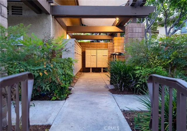 Photo 3 of Condo for sale at 25173 Oak Canyon #4, Lake Forest, CA 92630 | MLS# PW26183317 | Listing updated on 2026-10-04