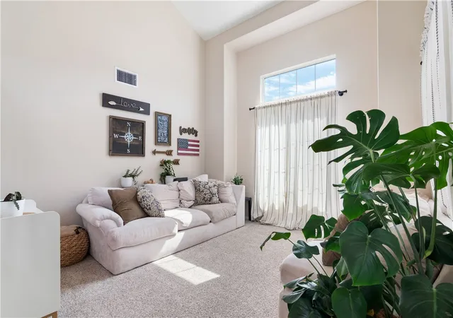 Photo 3 of Single family home for sale at 33611 Delphinium Ln, Murrieta, CA 92563 | MLS# SW26184756 | Listing updated on 2026-10-03