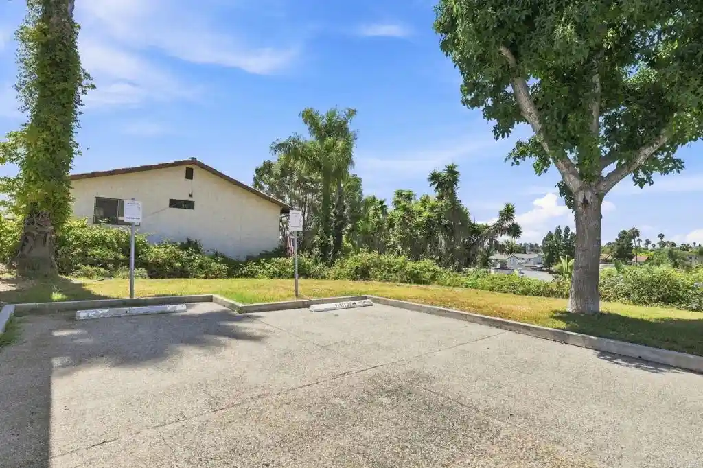 Listing Photo 22 - Condo for sale in 320 Grapevine Rd located at 320 Grapevine Rd, Vista, CA 92083 - Unit 320 Grapevine Rd