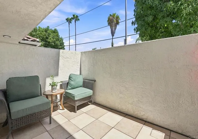 Listing Photo 5 - Condo for sale in building located at 320 Grapevine Rd, Vista, CA 92083 - Unit #2