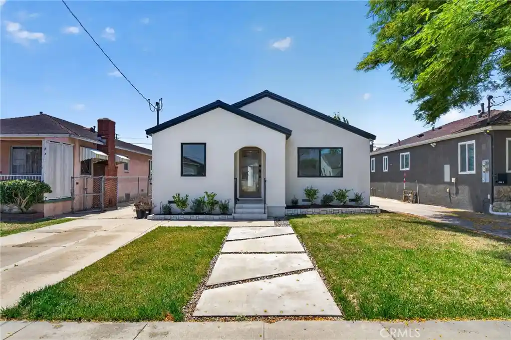 Photo 1 of Single family home for sale at 4562 W 142nd St, Hawthorne, CA 90250 | MLS# SB26145621 | Listing updated on 2026-10-26
