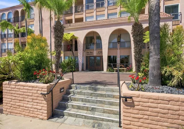 Listing Photo 4 - Condo for sale in building located at 4730 Noyes, San Diego, CA 92109 - Unit #217