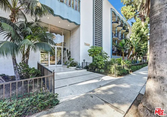 Listing Photo 2 - Condo for sale in Sierra Terrace located at 7560 Hollywood Blvd, Los Angeles, CA 90046 - Unit #303