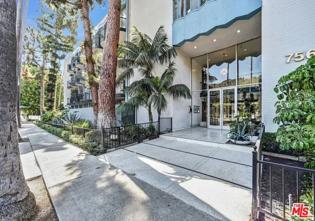 Listing Photo 4 - Condo for sale in Sierra Terrace located at 7560 Hollywood Blvd, Los Angeles, CA 90046 - Unit #303