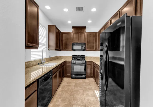 Photo 2 of Townhouse for sale at 162 Paseo Bravo, Palm Desert, CA 92211 | MLS# 219151915DA | Listing updated on 2026-09-15