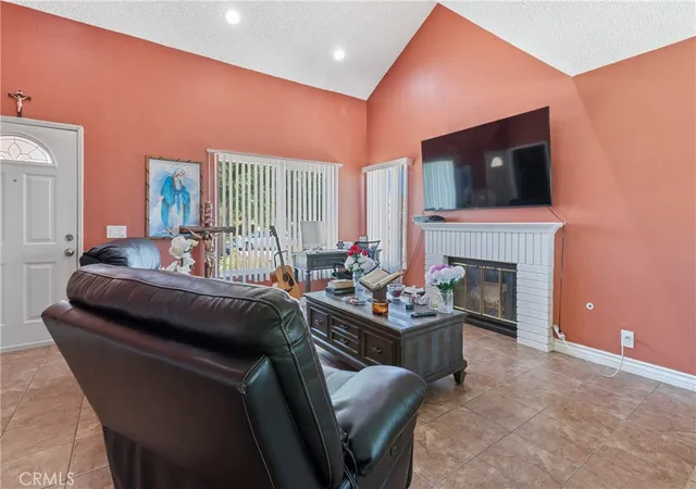 Photo 4 of Single family home for sale at 38224 San Mateo, Palmdale, CA 93551 | MLS# SR26178271 | Listing updated on 2026-10-31