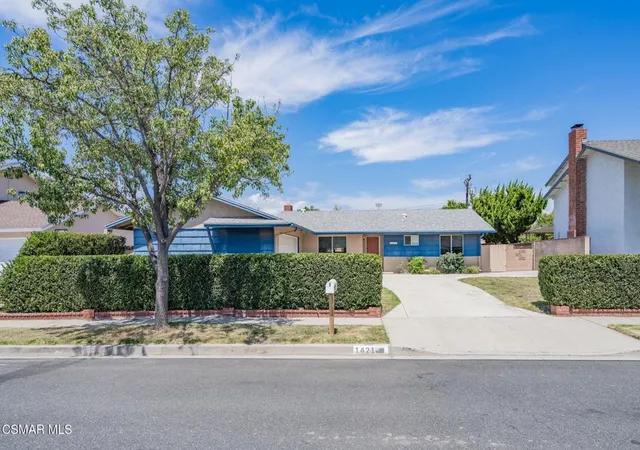 Photo 2 of Single family home for sale at 1421 Lowery St, Simi Valley, CA 93065 | MLS# 226004099 | Listing updated on 2026-09-30