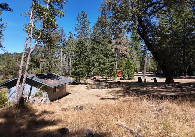 Photo 2 of Manufactured home for sale at 4501 Lakewood Dr, Willits, CA 95490 | MLS# LC26188135 | Listing updated on 2026-09-13