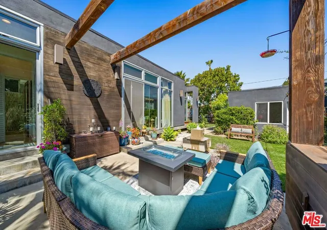 Photo 2 of Single family home for sale at 2817 Virginia Ave, Santa Monica, CA 90404 | MLS# 26873607 | Listing updated on 2026-09-05