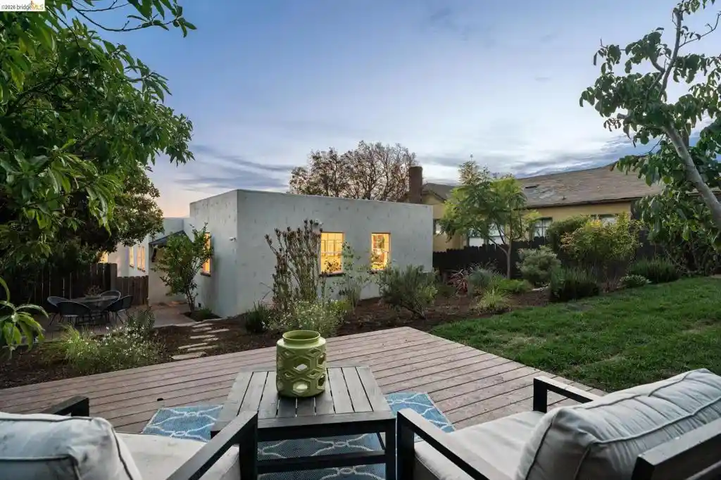 Single family home for sale at 6124 Laird Ave, Oakland, CA 94605 | MLS# 41146381