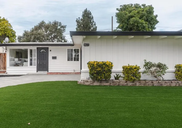 Photo 3 of Sale Pending at 917 Blazingwood Dr, Sunnyvale, CA 94089 | MLS# ML82059240 | Listing updated on 2026-10-09