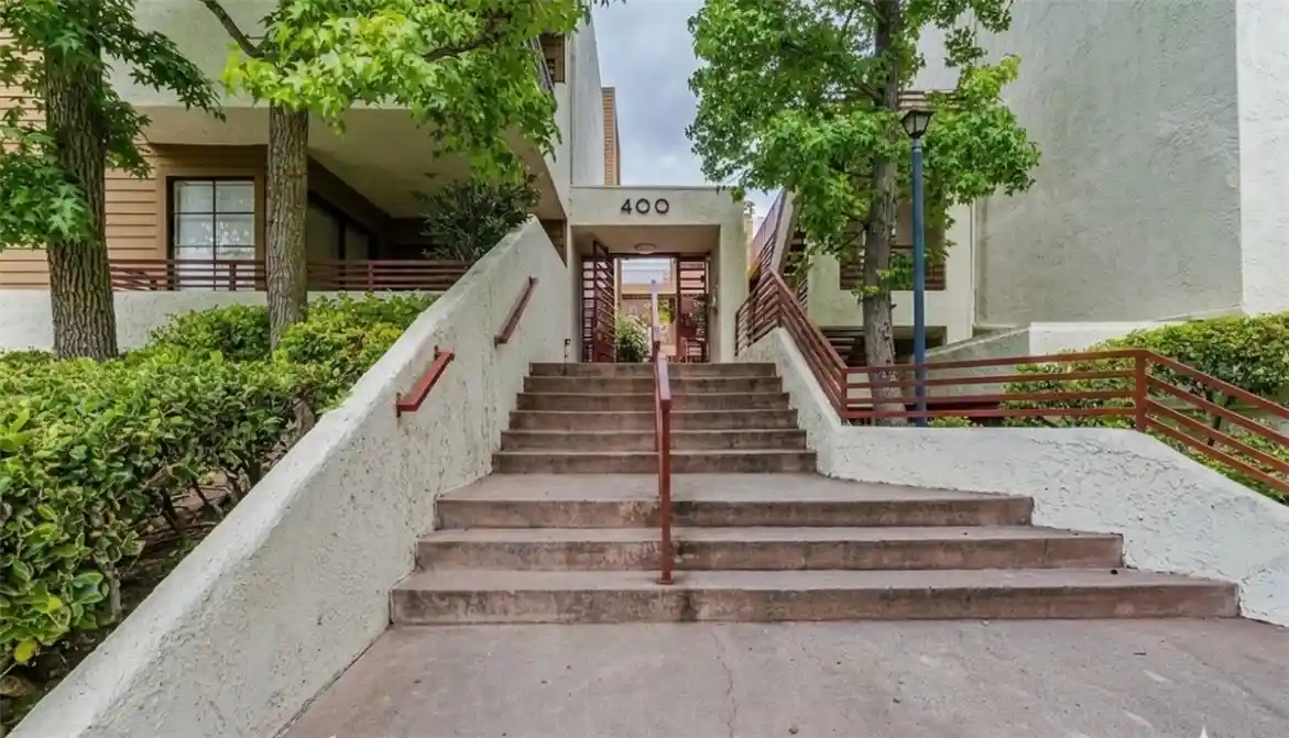 Listing Photo 1 - Condo for sale in 400 N Louise St located at 400 N Louise St, Glendale, CA 91206 - Unit #306