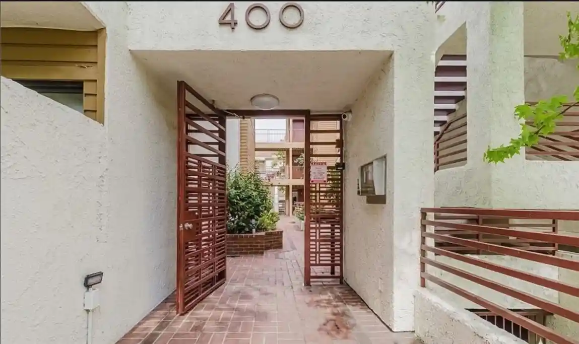 Listing Photo 2 - Condo for sale in 400 N Louise St located at 400 N Louise St, Glendale, CA 91206 - Unit #306