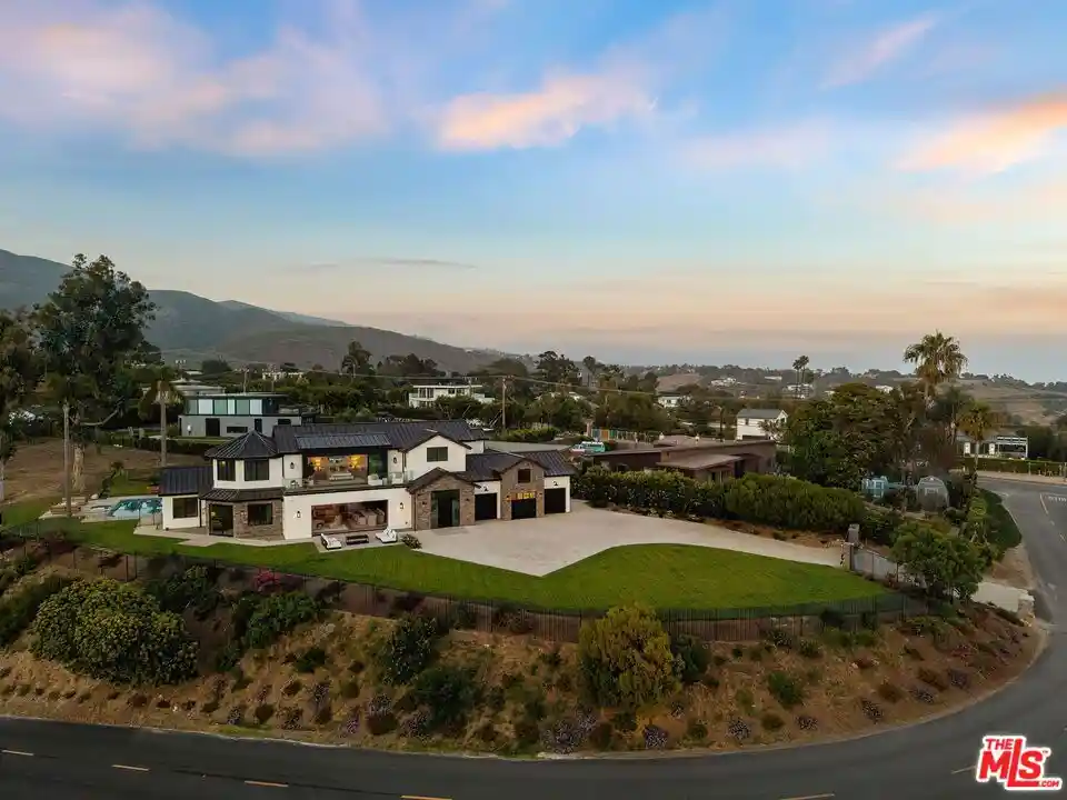 Photo 1 of Mansion for sale at 29623 Harvester Rd, Malibu, CA 90265 | MLS# 26643971 | Listing updated on 2026-10-23
