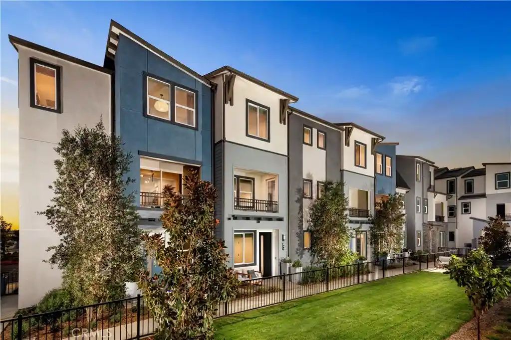 Townhouse for sale at 965 Angeline Rd #27, Covina, CA 91722 | MLS# OC26188411
