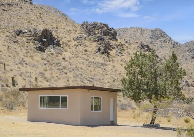 Photo 3 of Single family home for sale at 27127 Zuni Rd, Apple Valley, CA 92307 | MLS# 219151924DA | Listing updated on 2026-09-25