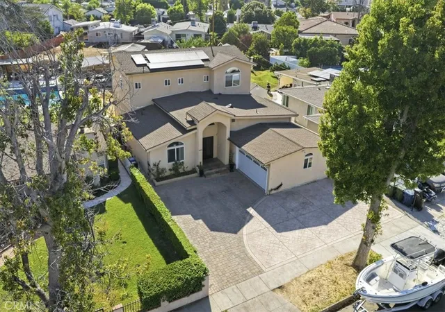 Photo 3 of Single family home for sale at 6525 Mary Ellen, Valley Glen, CA 91401 | MLS# BB26177526 | Listing updated on 2026-09-18