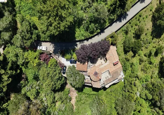 Single family home for sale at 11 Drury Ct, Berkeley, CA 94705 | MLS# 41146407
