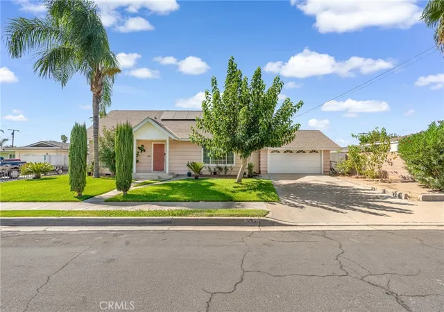 Photo 1 of Single family home for sale at 535 E Valencia St, Rialto, CA 92376 | MLS# DW26187989 | Listing updated on 2026-10-11