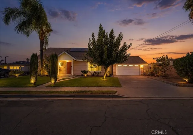 Photo 2 of Single family home for sale at 535 E Valencia St, Rialto, CA 92376 | MLS# DW26187989 | Listing updated on 2026-10-11