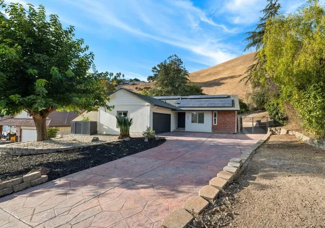 Photo 2 of Single family home for sale at 901 Boulder Dr, San Jose, CA 95132 | MLS# ML82059257 | Listing updated on 2026-10-12