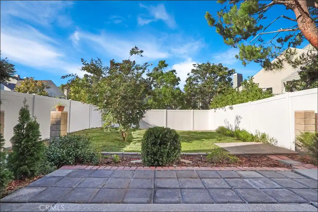 Photo 1 of Condo for sale at 9 Hillrose, Aliso Viejo, CA 92656 | MLS# OC26186610 | Listing updated on 2026-10-13