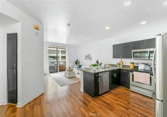 Photo 1 of Sale Pending at 1501 Front St #336, San Diego, CA 92101 | MLS# PW26188300 | Listing updated on 2026-10-11