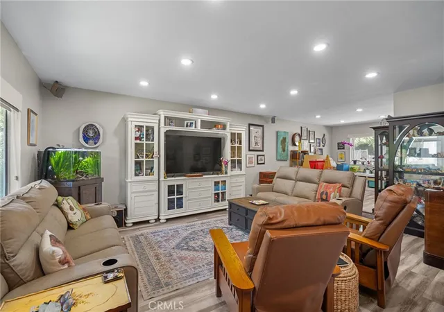 Photo 4 of Sale Pending at 22855 Sparrowdell, Calabasas, CA 91302 | MLS# BB26182939 | Listing updated on 2026-10-02