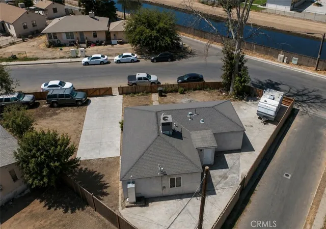 Photo 2 of Single family home for sale at 336 T, Bakersfield, CA 93304 | MLS# DW26188535 | Listing updated on 2026-09-03