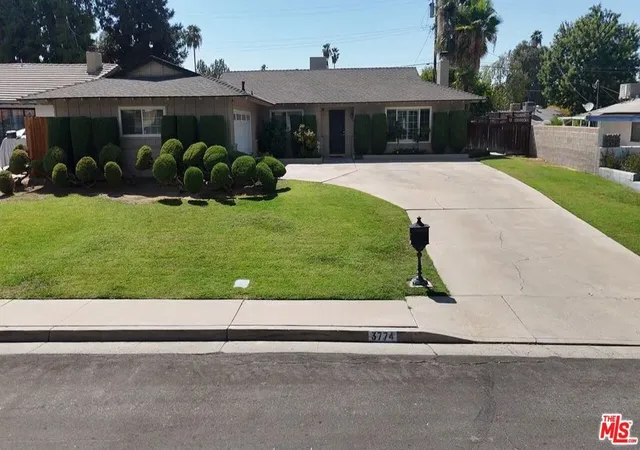 Photo 3 of Single family home for sale at 3774 Dalehurst Dr, Bakersfield, CA 93306 | MLS# 26875615 | Listing updated on 2026-10-01