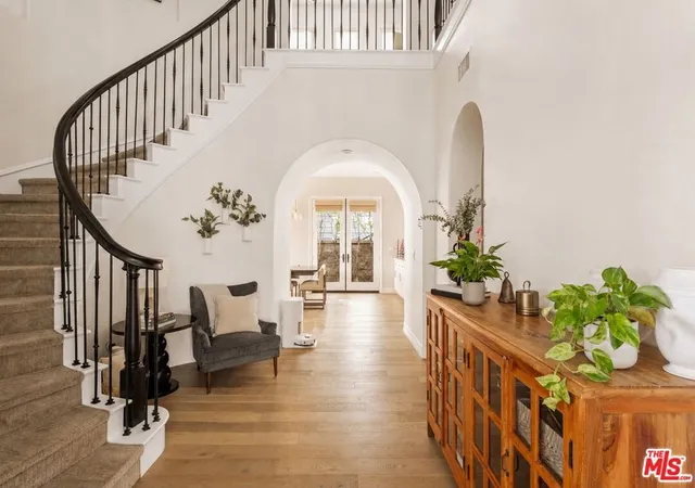 Photo 3 of Sale Pending at 7585 Shore Cliff Dr, Los Angeles, CA 90045 | MLS# 26870639 | Listing updated on 2026-09-23
