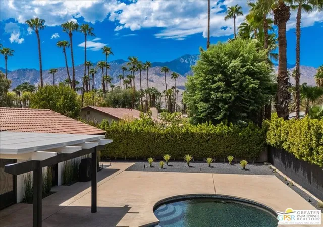 Photo 3 of Single family home for sale at 3190 E Loma Vista Cir, Palm Springs, CA 92264 | MLS# 26884187PS | Listing updated on 2026-10-10