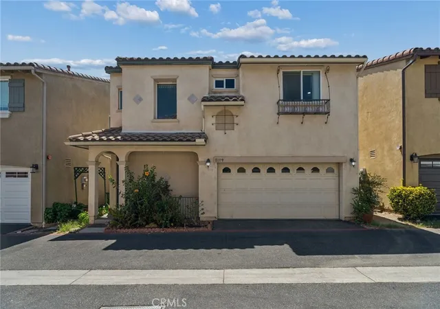 Photo 3 of Townhouse for sale at 11379 Villa Del Sol, Pacoima, CA 91331 | MLS# CV26188391 | Listing updated on 2026-09-24