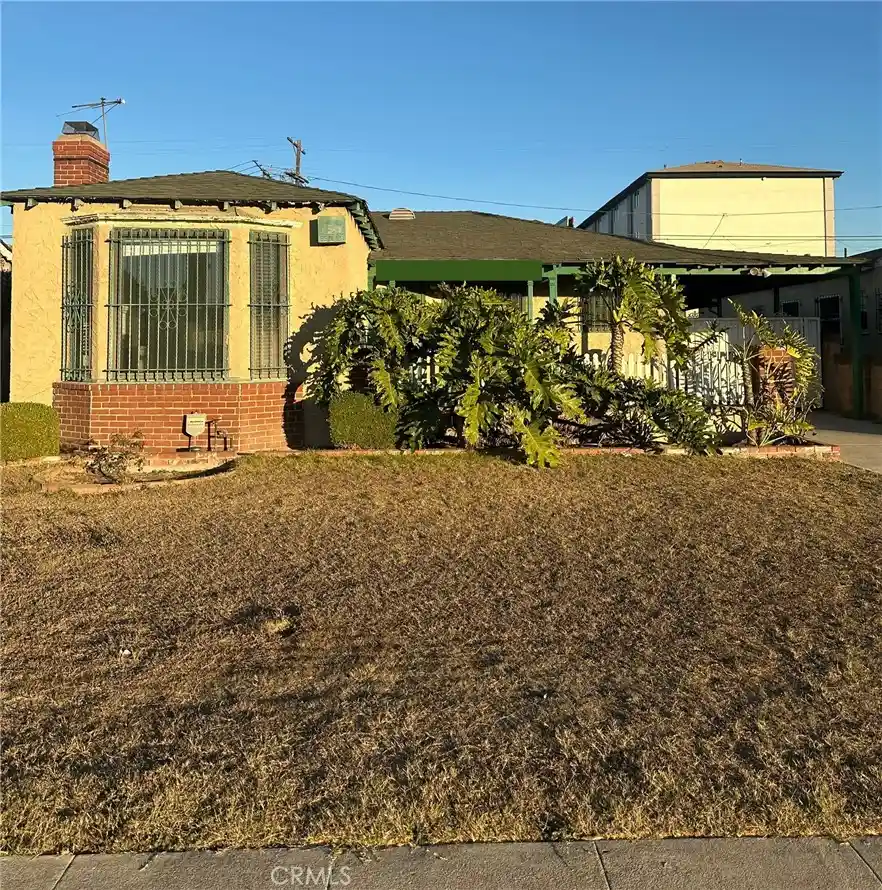 Photo 1 of Sale Pending at 10028 S Manhattan, Los Angeles, CA 90047 | MLS# TR26187283 | Listing updated on 2026-10-23