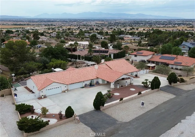 Photo 2 of Single family home for sale at 20055 Waco Ct, Apple Valley, CA 92308 | MLS# HD26188653 | Listing updated on 2026-09-25