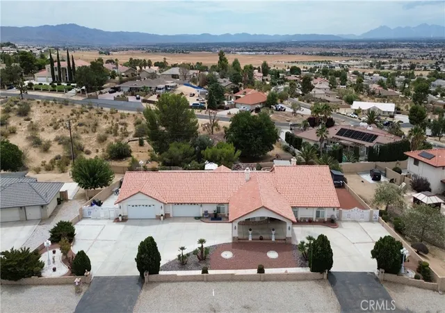 Photo 3 of Single family home for sale at 20055 Waco Ct, Apple Valley, CA 92308 | MLS# HD26188653 | Listing updated on 2026-09-25