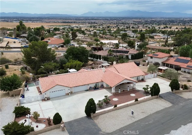 Photo 4 of Single family home for sale at 20055 Waco Ct, Apple Valley, CA 92308 | MLS# HD26188653 | Listing updated on 2026-09-25