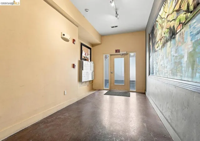 Photo 3 of Sale Pending at 675 8th St #3, Oakland, CA 94607 | MLS# 41146457 | Listing updated on 2026-09-12