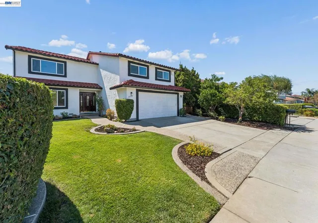 Photo 3 of Sale Pending at 4553 Park Paxton Pl, San Jose, CA 95136 | MLS# 41146466 | Listing updated on 2026-09-26