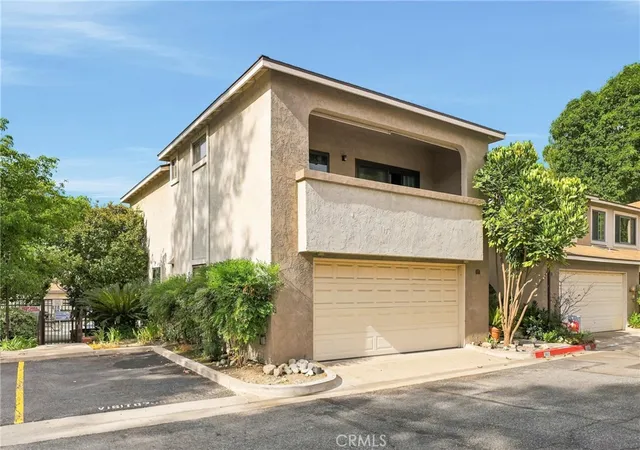 Townhouse for sale at 563 Wayland Ct, Claremont, CA 91711 | MLS# CV26188750
