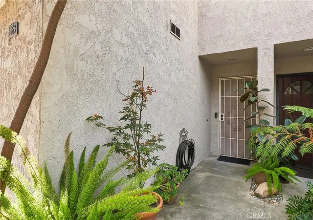 Photo 3 of Townhouse for sale at 563 Wayland Ct, Claremont, CA 91711 | MLS# CV26188750 | Listing updated on 2026-09-13