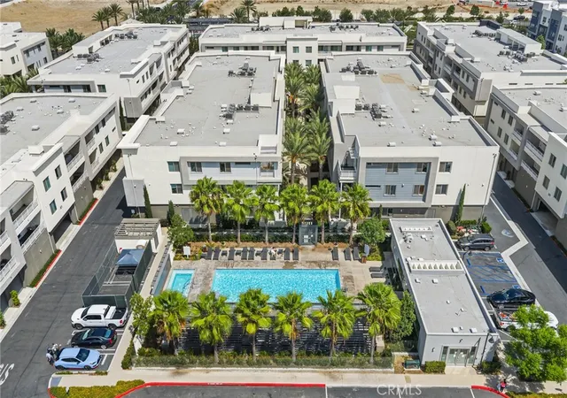 Listing Photo 3 - Condo for sale in building located at 1867 S Union St, Anaheim, CA 92805 - Unit #60