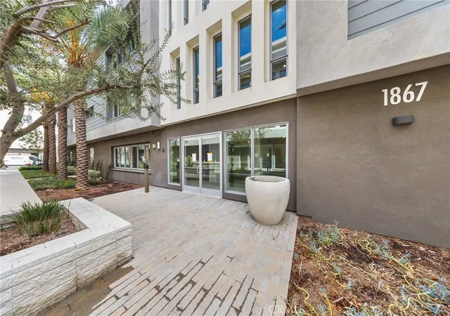 Listing Photo 4 - Condo for sale in building located at 1867 S Union St, Anaheim, CA 92805 - Unit #60