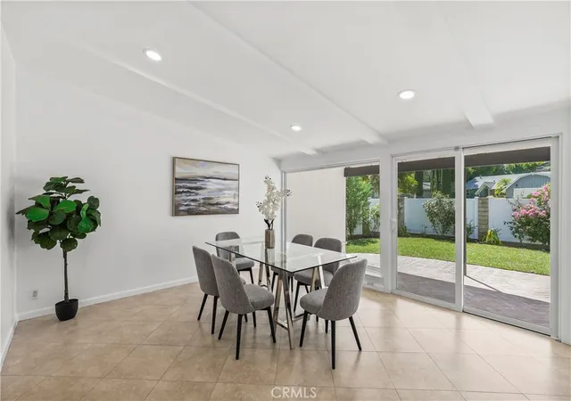Photo 4 of Single family home for sale at 23800 Hatteras St, Woodland Hills, CA 91367 | MLS# AR26179568 | Listing updated on 2026-09-19