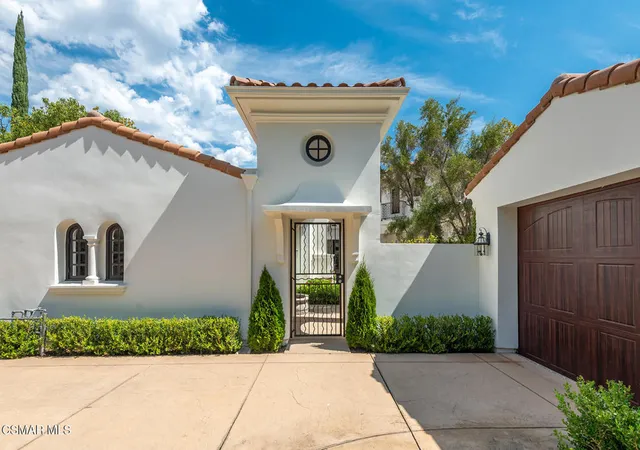 Photo 3 of Single family home for sale at 3039 Faringford Rd, Thousand Oaks, CA 91361 | MLS# 226004109 | Listing updated on 2026-10-05